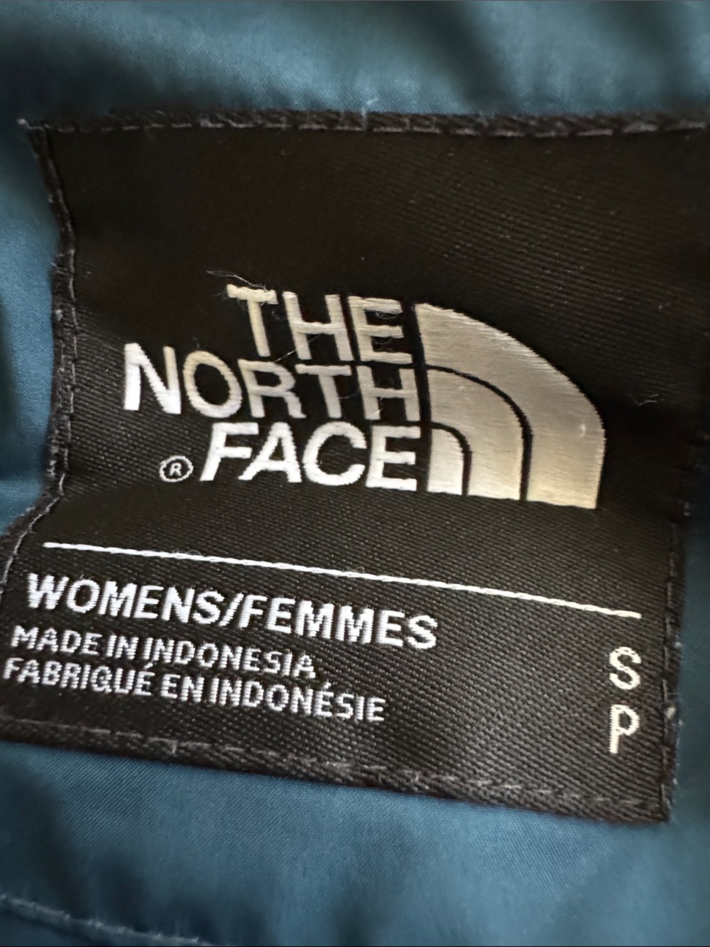 THE NORTH FACE - Niche Hooded Down Vest - Women's - Picture 8 of 9